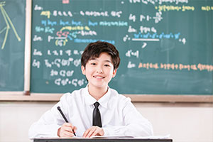北京工業(yè)大學(xué)電子科學(xué)與技術(shù)在職研究生的學(xué)費及學(xué)制各是多少？